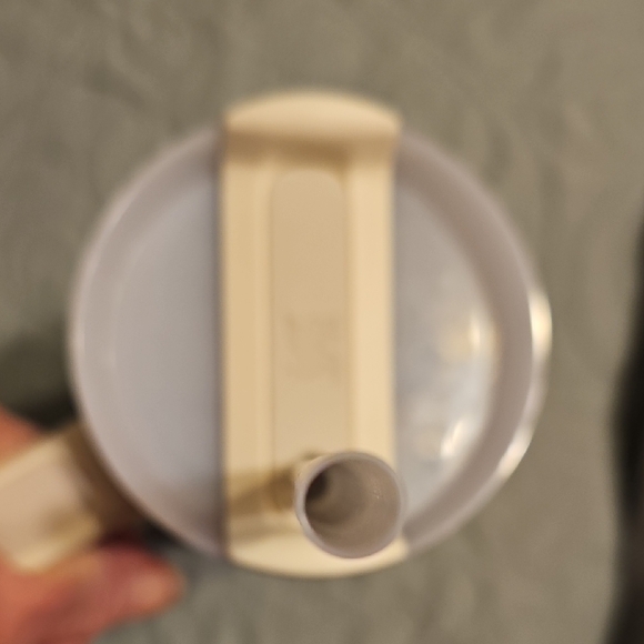 STANLEY The Quencher H2.0 Flowstate Tumbler | 30 OZ Cream, Off-White - Picture 3 of 8